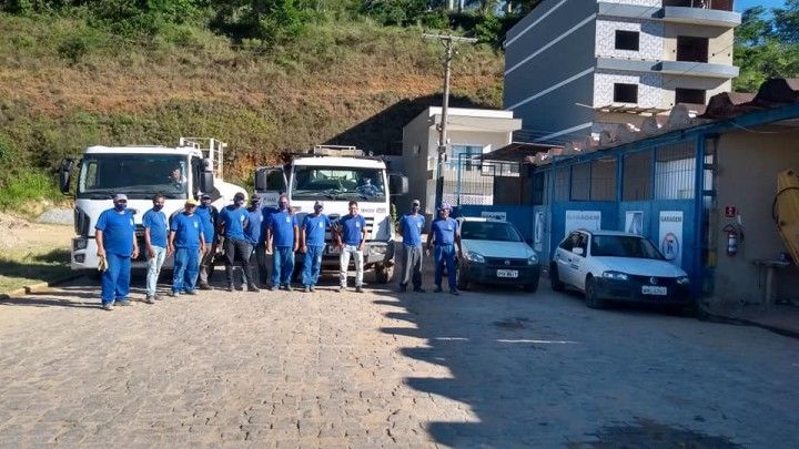 SAAE garante abastecimento de residências por meio de caminhões pipa em bairros que estão sem água SAAE garante abastecimento de residências por meio de caminhões pipa em bairros que estão sem água