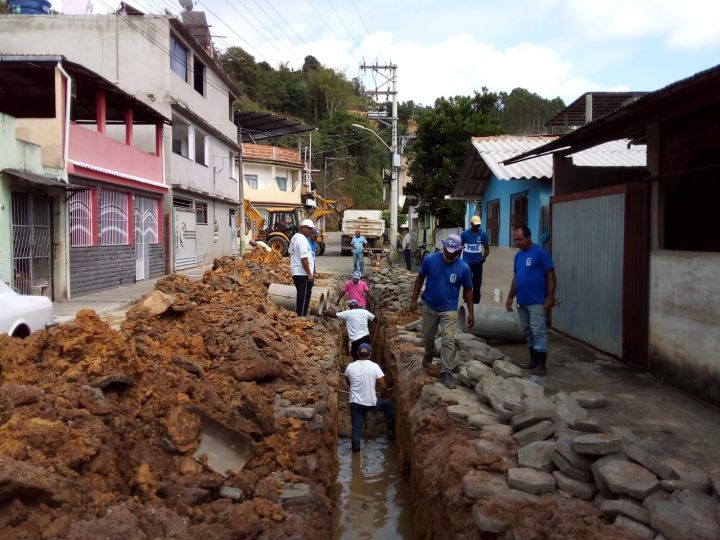 SAAE REALIZA SERVIÇOS EM PARCERIA COM A SECRETÁRIA DE OBRAS SAAE REALIZA SERVIÇOS EM PARCERIA COM A SECRETÁRIA DE OBRAS