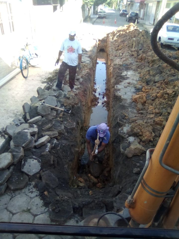 SAAE REALIZA SERVIÇOS EM PARCERIA COM A SECRETÁRIA DE OBRAS SAAE REALIZA SERVIÇOS EM PARCERIA COM A SECRETÁRIA DE OBRAS